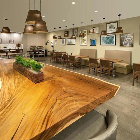 Element Toronto Airport Hotel Mississauga Ngoại thất bức ảnh